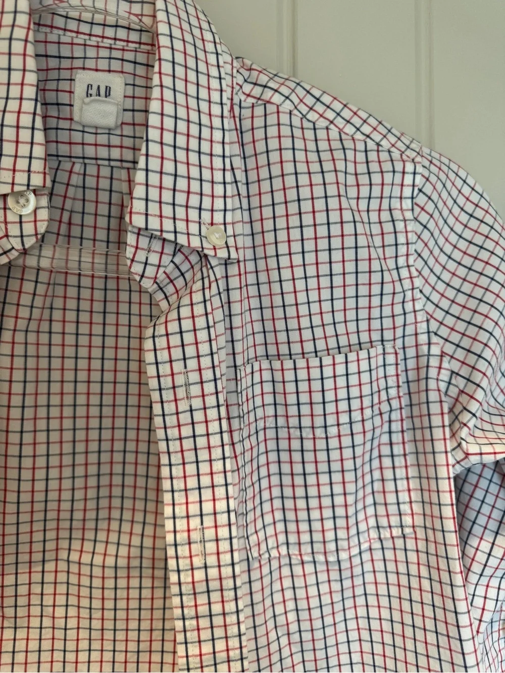 Boys GAP Shirt with Red & Navy Grid/Plaid Size S (6-7)